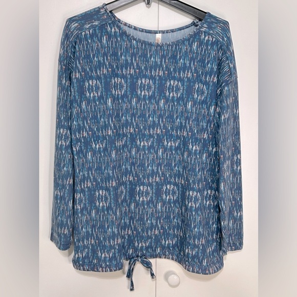 Retreat Rhonda Shear Lightweight Long Sleeve Blue MultiColor Casual Top Large - Picture 1 of 7